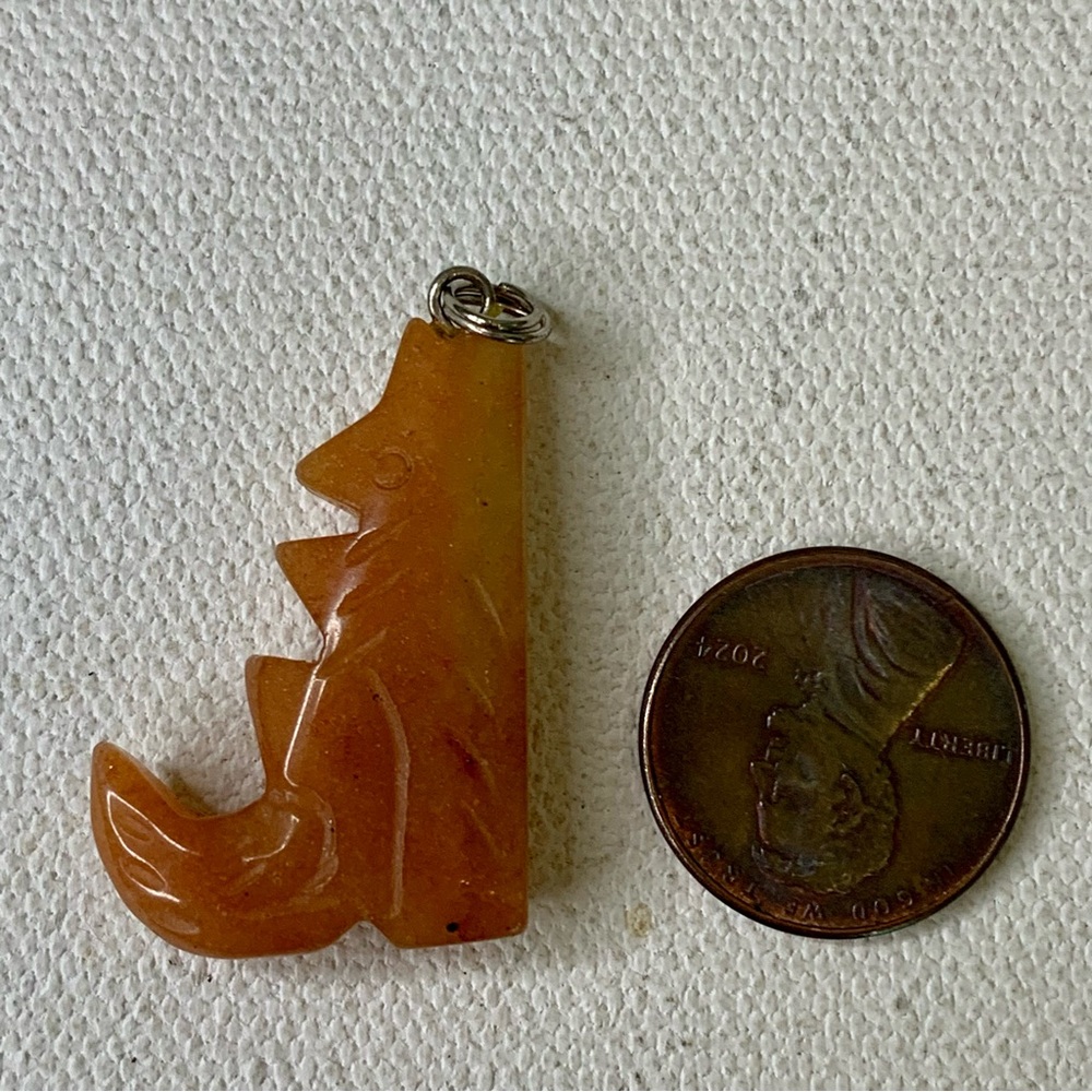Crystal Wolf Necklace Pendant Native American Style Carved Orange Aventurine 1.4 - Picture 4 of 8